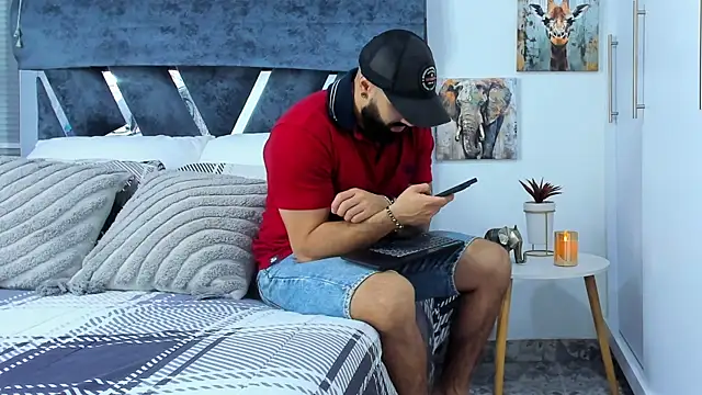 Snapshot of Zack_Froone chatting on August 3, 2026, 1:39 pm Zack Froone online show from August 3, 2026, 1:39 pm