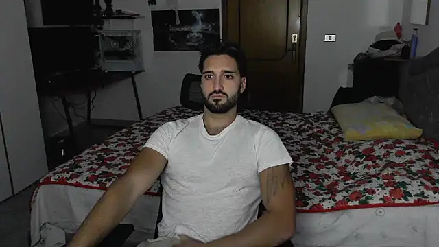 Snapshot of Alexox02 chatting on October 13, 2025, 5:58 pm Alexox02 online show from October 13, 2025, 5:58 pm