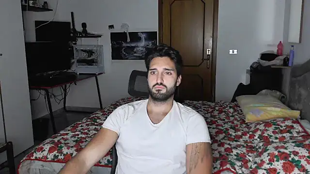 Snapshot of Alexox02 chatting on October 7, 2025, 5:58 pm Alexox02 online show from October 7, 2025, 5:58 pm