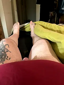 Snapshot of chatting on November 12, 2025, 9:18 pm online show from November 12, 2025, 9:18 pm