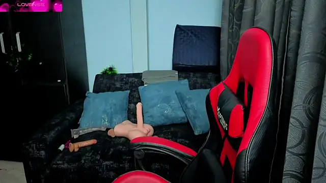 Snapshot of charlotee_lovee69 chatting on December 15, 2025, 3:01 am charlotee lovee69 online show from December 15, 2025, 3:01 am