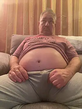 Snapshot of Russirayu chatting on March 22, 2026, 11:06 pm Russirayu online show from March 22, 2026, 11:06 pm