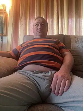 Snapshot of Russirayu chatting on February 14, 2026, 7:30 am Russirayu online show from February 14, 2026, 7:30 am