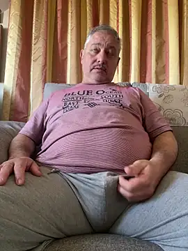 Snapshot of Russirayu chatting on March 23, 2026, 11:10 am Russirayu online show from March 23, 2026, 11:10 am