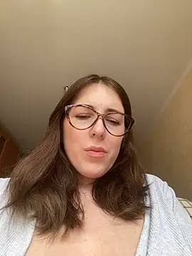 MommmyYummy online show from April 28, 2026, 10:08 am