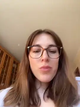 Snapshot of MommmyYummy chatting on March 11, 2026, 9:47 am MommmyYummy online show from March 11, 2026, 9:47 am