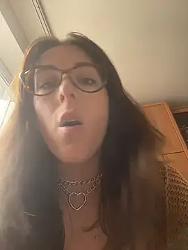 MommmyYummy online show from April 29, 2026, 10:08 am