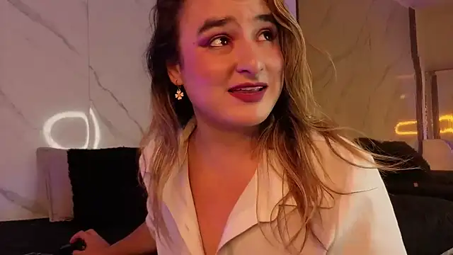 Snapshot of CandyQueenGold chatting on March 16, 2026, 6:54 pm CandyQueenGold online show from March 16, 2026, 6:54 pm