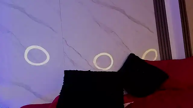 Snapshot of CandyQueenGold chatting on March 8, 2026, 2:04 am CandyQueenGold online show from March 8, 2026, 2:04 am