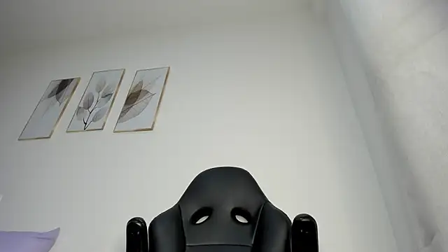  Molly rosse  online show from August 4, 2026, 11:59 am
