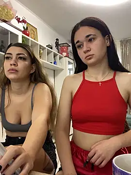 Snapshot of EveEvian chatting on October 27, 2025, 8:48 am EveEvian online show from October 27, 2025, 8:48 am