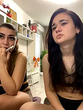 Snapshot of EveEvian chatting on October 30, 2025, 8:56 am EveEvian online show from October 30, 2025, 8:56 am