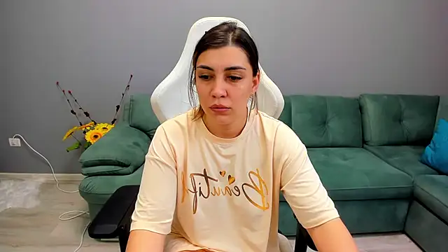 EveEvian online show from June 18, 2026, 2:11 pm