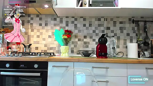 Snapshot of EveEvian chatting on October 15, 2025, 7:49 am EveEvian online show from October 15, 2025, 7:49 am