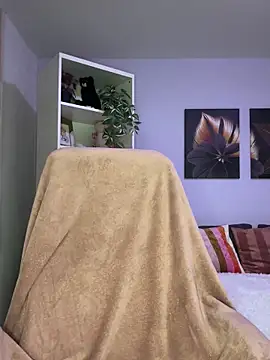 KatyEvanss online show from December 22, 2025, 7:47 pm