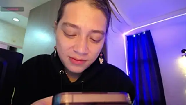Snapshot of Marilyncoopers chatting on May 26, 2026, 6:39 pm Marilyncoopers online show from May 26, 2026, 6:39 pm