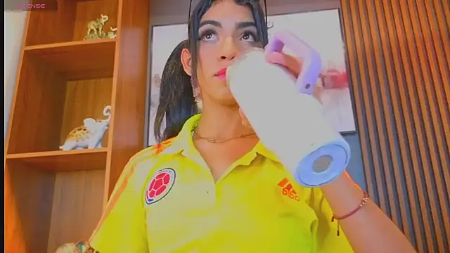 Snapshot of Alahia_Rodriguez chatting on July 3, 2026, 8:15 pm Alahia Rodriguez online show from July 3, 2026, 8:15 pm