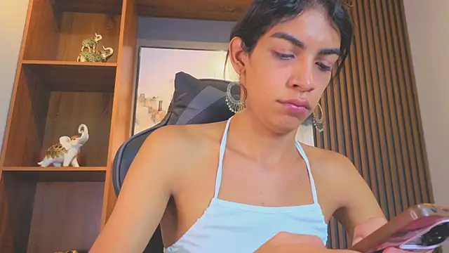 Snapshot of Alahia_Rodriguez chatting on July 22, 2026, 2:41 pm Alahia Rodriguez online show from July 22, 2026, 2:41 pm