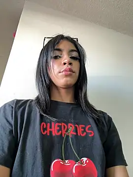 Snapshot of Alahia_Rodriguez chatting on October 24, 2025, 7:13 pm Alahia Rodriguez online show from October 24, 2025, 7:13 pm