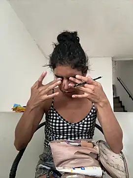 Snapshot of Alahia_Rodriguez chatting on October 31, 2025, 7:43 pm Alahia Rodriguez online show from October 31, 2025, 7:43 pm