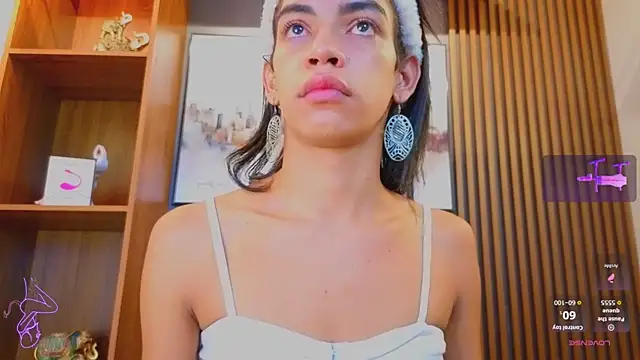 Snapshot of Alahia_Rodriguez chatting on July 13, 2026, 12:48 pm Alahia Rodriguez online show from July 13, 2026, 12:48 pm