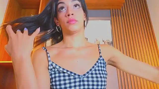 Snapshot of Alahia_Rodriguez chatting on June 18, 2026, 7:41 pm Alahia Rodriguez online show from June 18, 2026, 7:41 pm