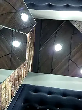 Ulyana72882 online show from January 7, 2025, 12:31 pm