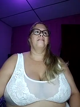 EllisW8 online show from September 21, 2025, 11:26 am