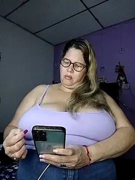 EllisW8 online show from December 4, 2025, 12:15 pm