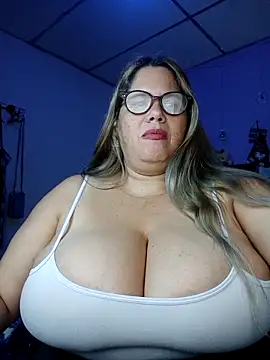 EllisW8 online show from November 19, 2025, 12:43 am