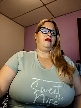 EllisW8 online show from April 26, 2026, 11:07 am