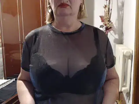 Snapshot of Secretfox chatting on October 17, 2025, 4:27 am Secretfox online show from October 17, 2025, 4:27 am