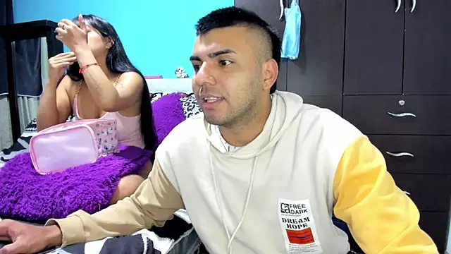 2ScarletandRyan8 online show from October 23, 2025, 10:03 am