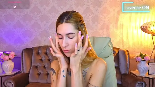 Snapshot of Sexy_Lava chatting on November 10, 2025, 7:13 am Sexy Lava online show from November 10, 2025, 7:13 am