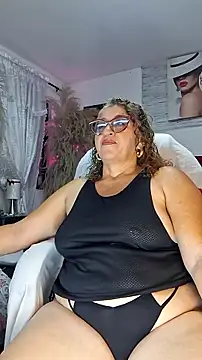 Snapshot of evelin_hott chatting on October 23, 2025, 12:53 am evelin hott online show from October 23, 2025, 12:53 am