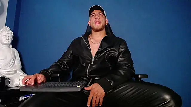 Maxxxpowerful online show from November 5, 2025, 4:43 pm