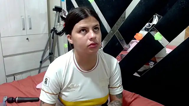 Snapshot of katery_wok11 chatting on June 1, 2026, 1:06 am katery wok11 online show from June 1, 2026, 1:06 am