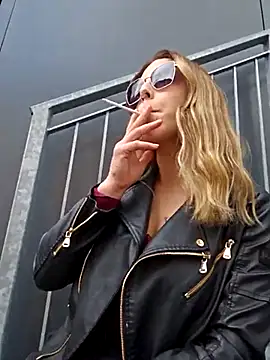 Snapshot of Mia_Railey chatting on March 13, 2025, 1:07 pm Mia Railey online show from March 13, 2025, 1:07 pm