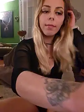 Snapshot of Mia_Railey chatting on January 3, 2025, 10:40 pm Mia Railey online show from January 3, 2025, 10:40 pm