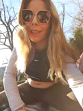 Snapshot of Mia_Railey chatting on February 26, 2025, 4:16 pm Mia Railey online show from February 26, 2025, 4:16 pm