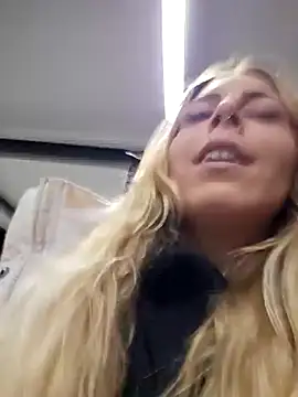 Snapshot of Mia_Railey chatting on December 12, 2024, 8:43 pm Mia Railey online show from December 12, 2024, 8:43 pm