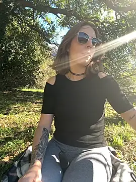 Snapshot of Mia_Railey chatting on October 24, 2025, 1:10 pm Mia Railey online show from October 24, 2025, 1:10 pm