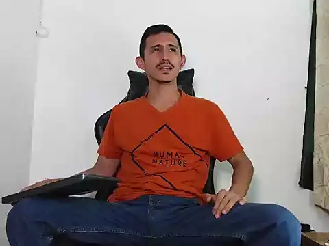 HomeAloneK online show from December 21, 2025, 7:37 pm