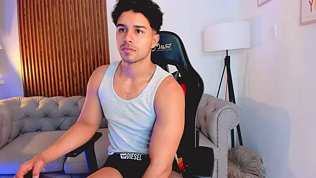 Snapshot of liam_collins21 chatting on October 31, 2025, 12:02 pm liam collins21 online show from October 31, 2025, 12:02 pm