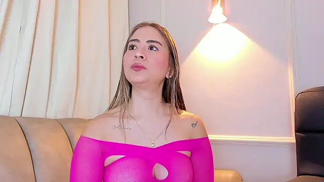 Lia walton online show from December 5, 2025, 12:15 pm