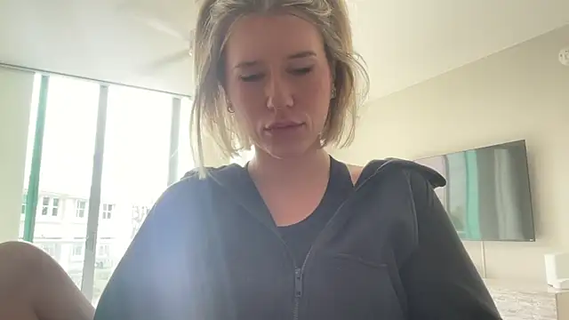 Snapshot of xoxoxjenn chatting on March 19, 2026, 6:52 pm xoxoxjenn online show from March 19, 2026, 6:52 pm