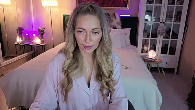 Snapshot of JoanneGG chatting on February 7, 2026, 10:12 am JoanneGG online show from February 7, 2026, 10:12 am