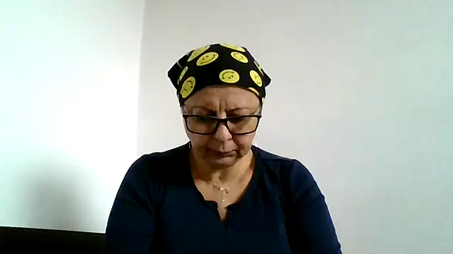 roseblak42 online show from November 18, 2025, 10:29 am