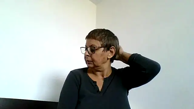 roseblak42 online show from October 16, 2025, 2:14 pm