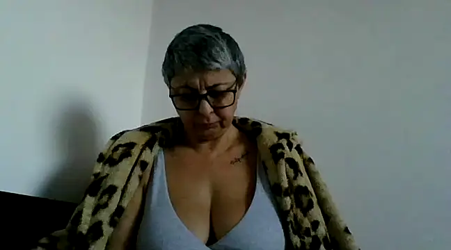 roseblak42 online show from March 9, 2025, 3:27 pm